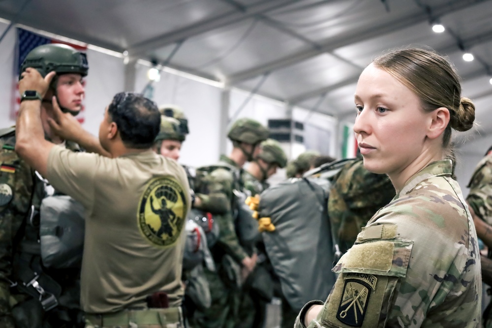 5th Quartermaster Commander Oversees Allied Airborne Inspections During Falcon Leap