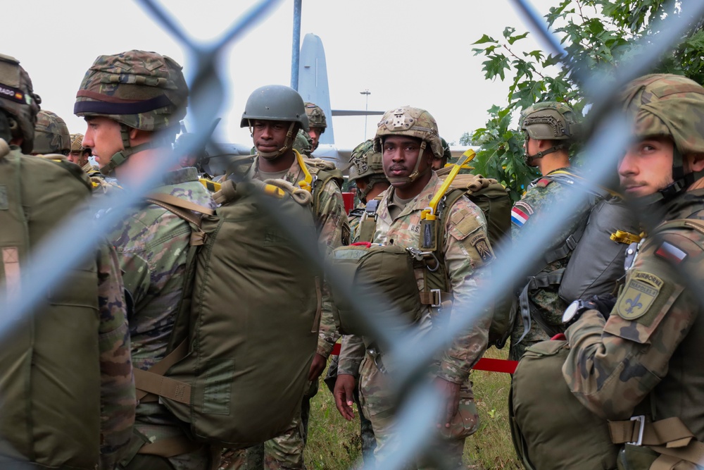 Quartermaster Riggers Stand Ready for Allied Airborne Operations During Falcon Leap