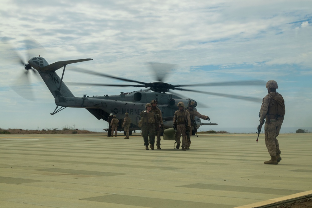 11th MEU Marines participate in TRAP course