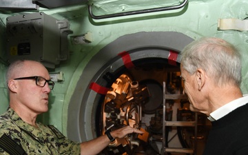 Prime Minister of Norway Visits “Submarine Capital of the World”