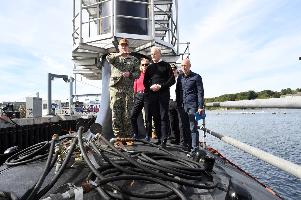 Norwegian Prime Minister Visits Submarine Capital of the World