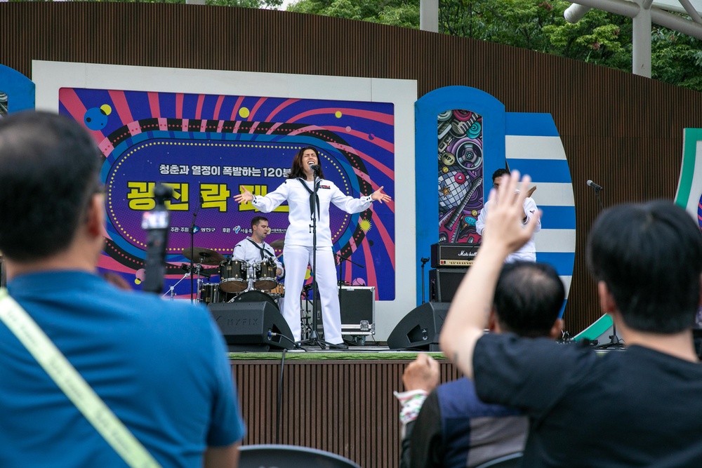 U.S. 7th Fleet Band Performs at Seoul Children's Grand Park