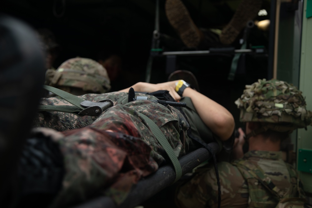 1-38 Field Artillery Regiment medics train alongside Korea partners