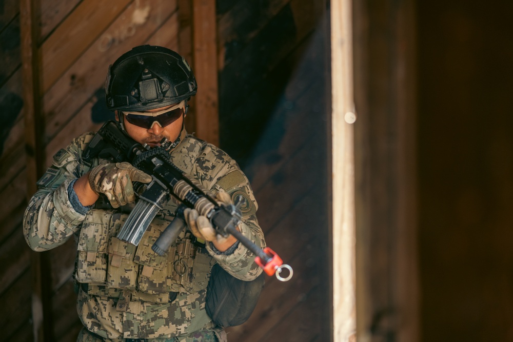 UNITAS 2025: Multinational Forces Conduct Force on Force Urbanized Terrain Training
