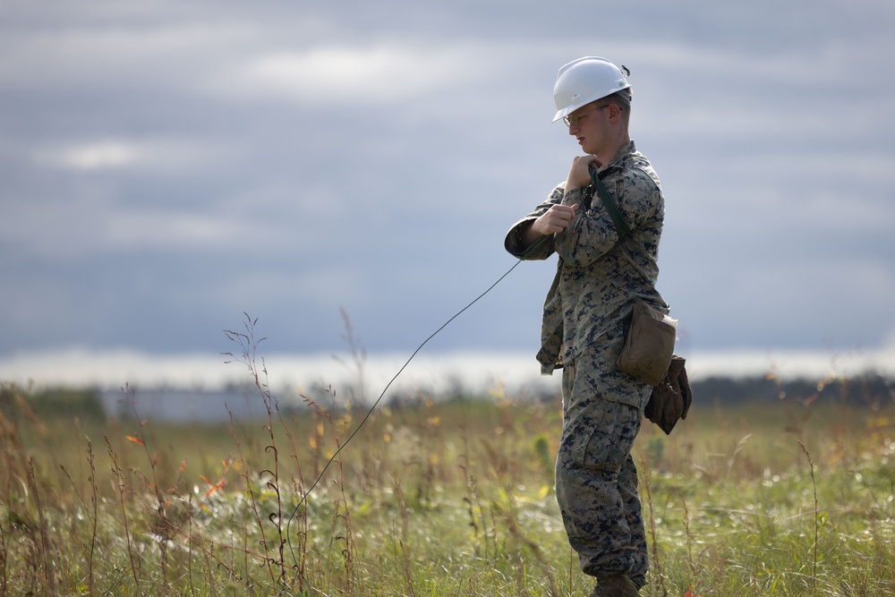 RD25 | MWSS-171 repairs damaged airfield