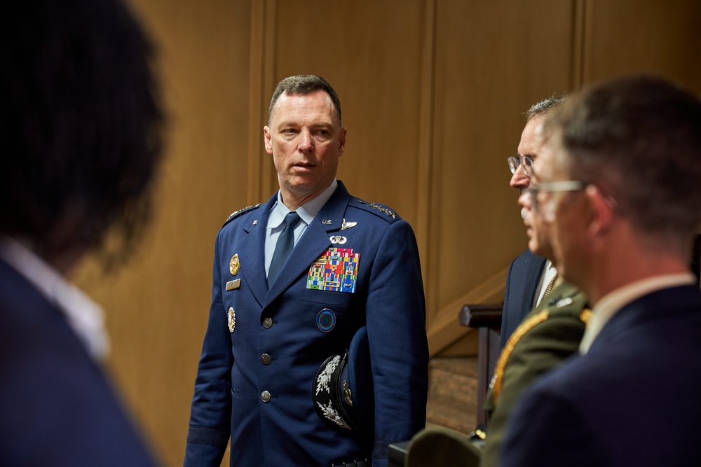 AFRICOM Commander visits Benin leaders
