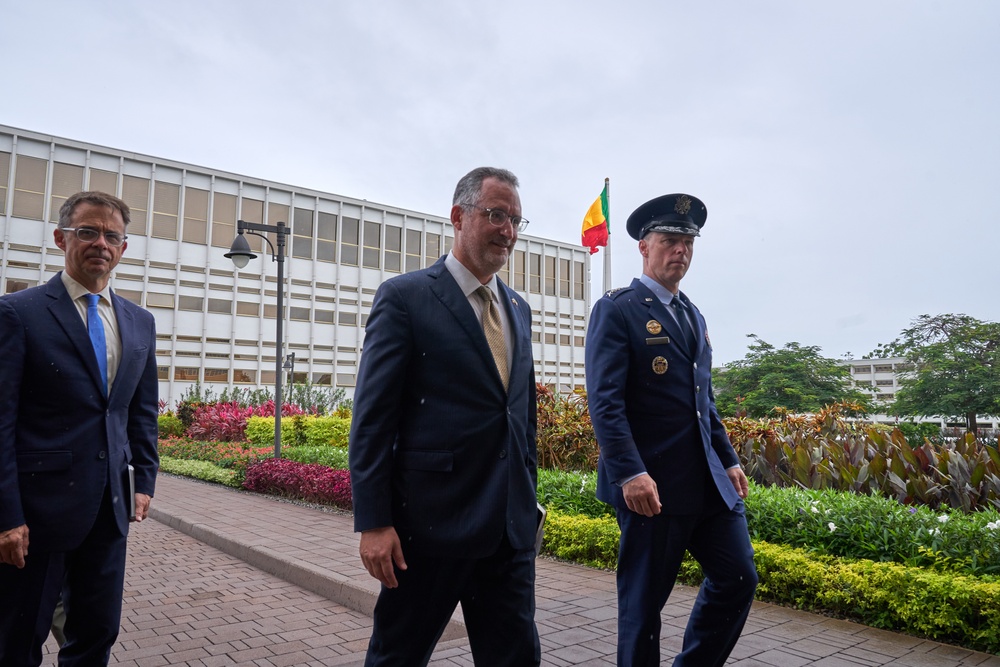 AFRICOM Commander visits Benin leaders