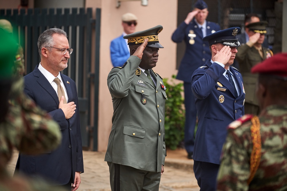 AFRICOM Commander visits Benin leaders