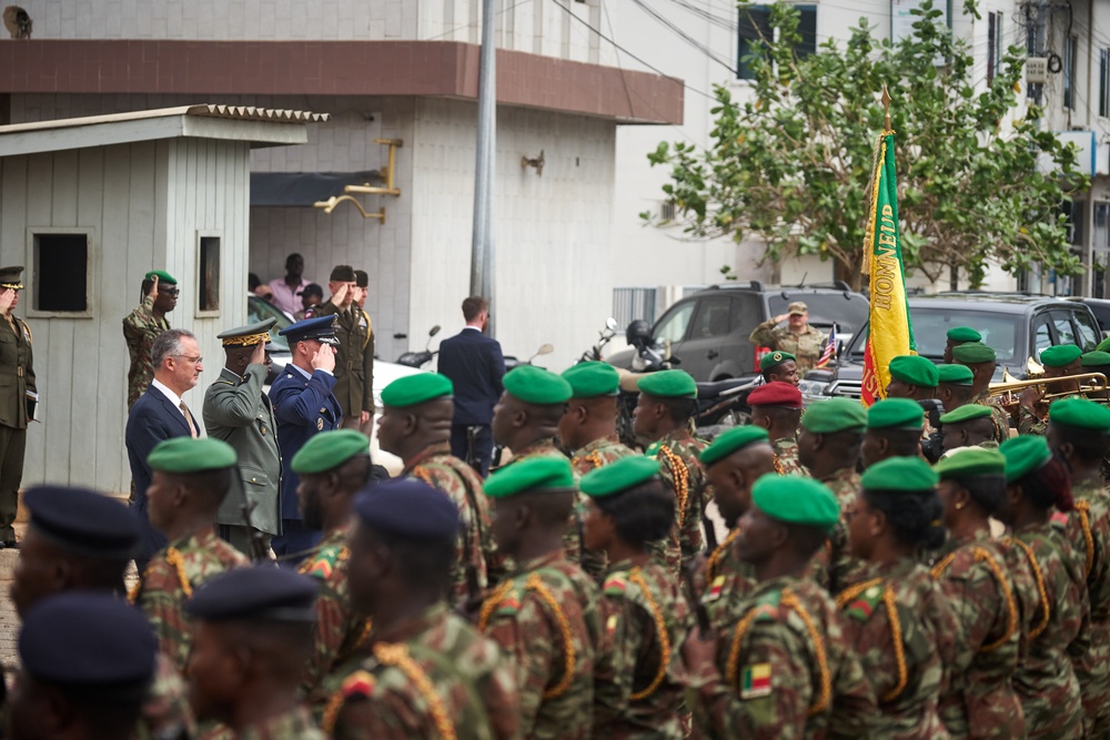 AFRICOM Commander visits Benin leaders