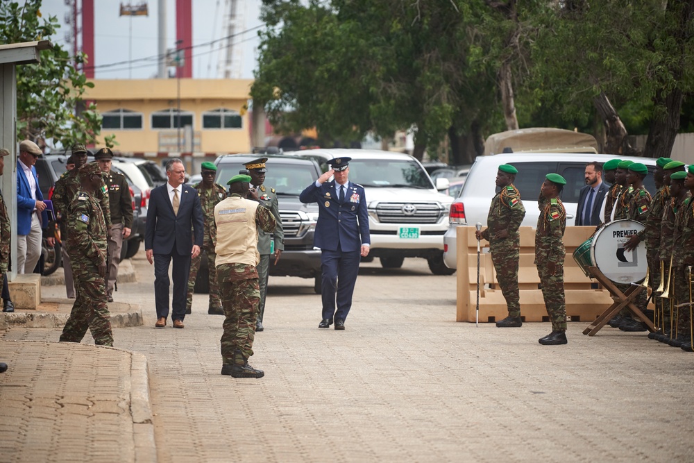 AFRICOM Commander visits Benin leaders