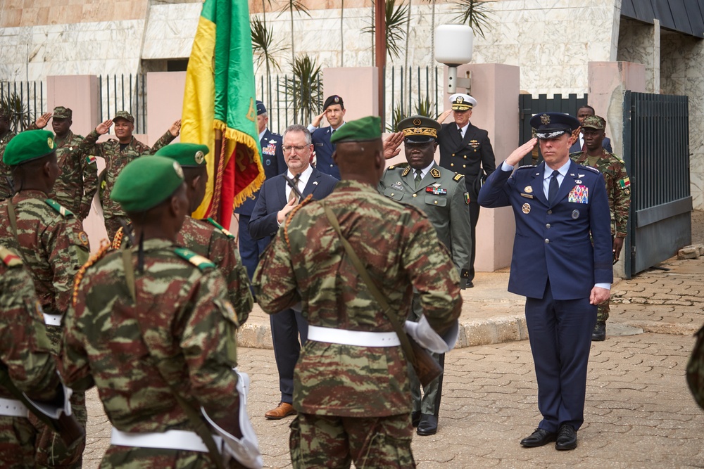 AFRICOM Commander visits Benin leaders