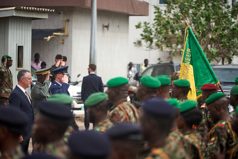 AFRICOM Commander visits Benin leaders