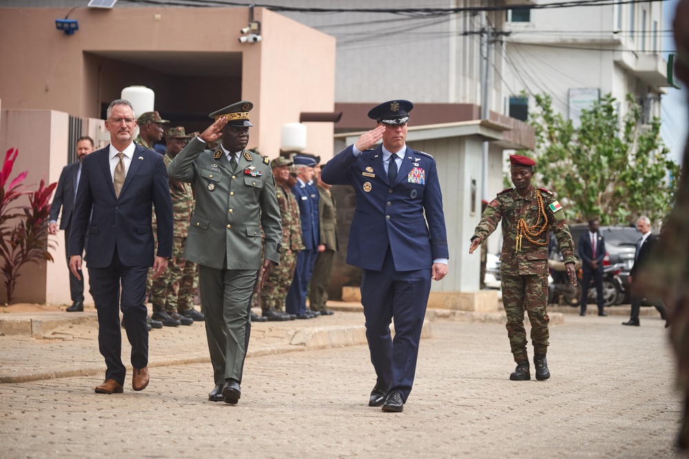 AFRICOM Commander visits Benin leaders