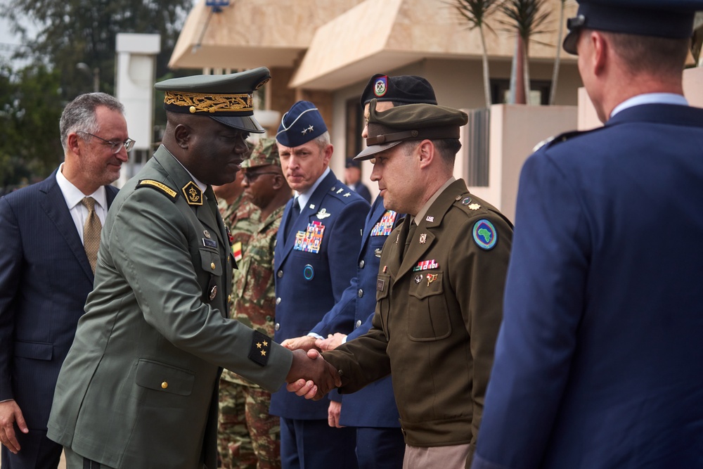 AFRICOM Commander visits Benin leaders