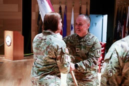 US Army 1st Global Field Medical Laboratory welcomes new commander during ceremony