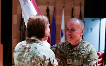 US Army 1st Global Field Medical Laboratory welcomes new commander during ceremony