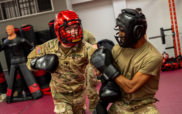 TNNG Soldiers practice combatives