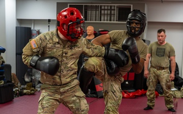 TNNG Soldiers practice combatives