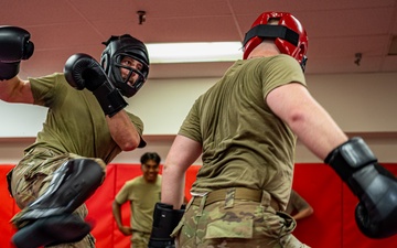 TNNG Soldiers practice combatives