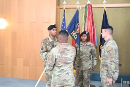 Headquarters company changes commanders