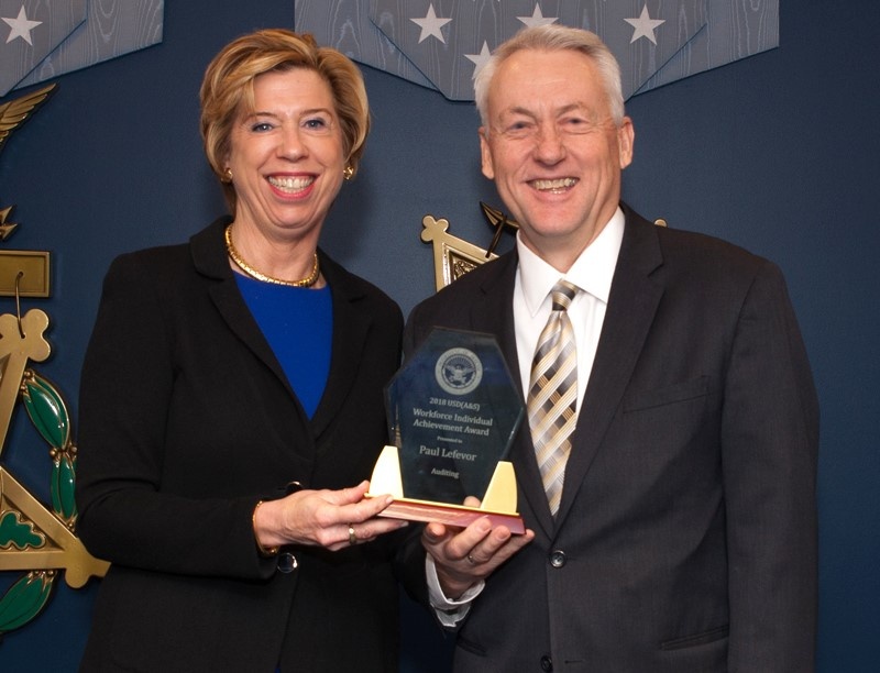 DCAA auditor wins Defense Acquisition Workforce Award