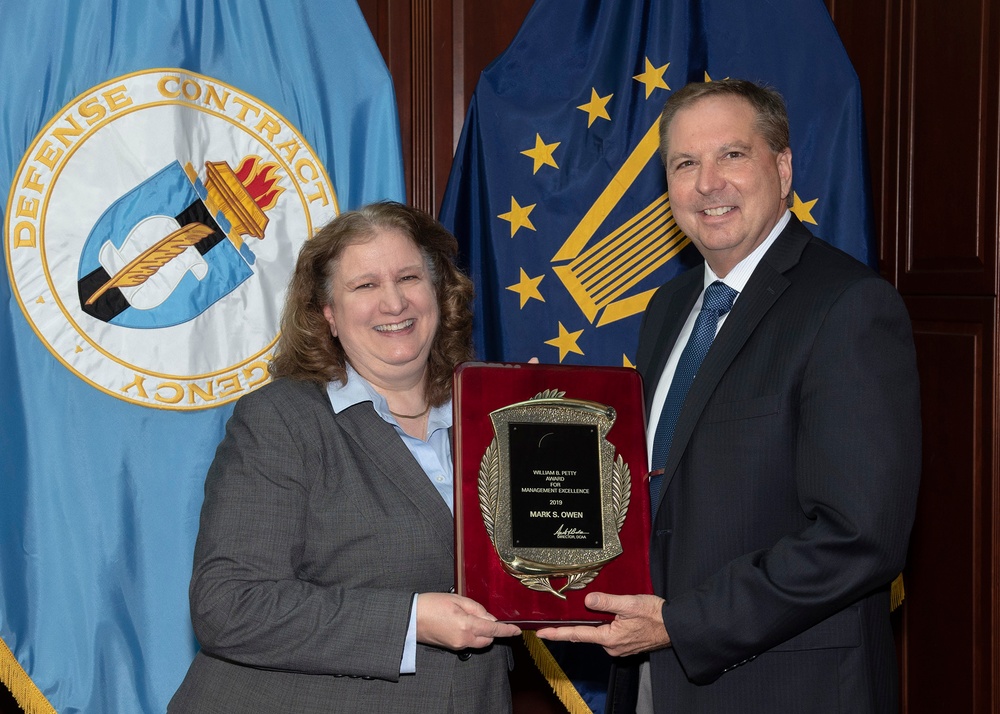 DCAA Director Recognizes Exceptional Employees
