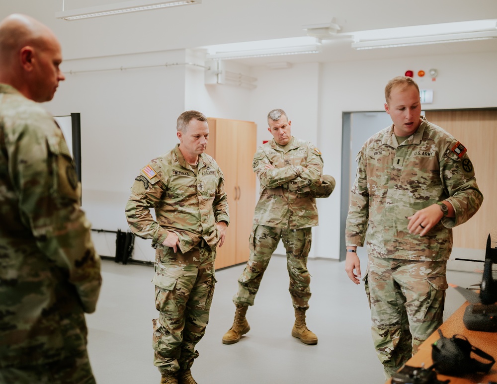 Command Sgt. Maj. Christopher L. Mullinax Visits JMTG-U