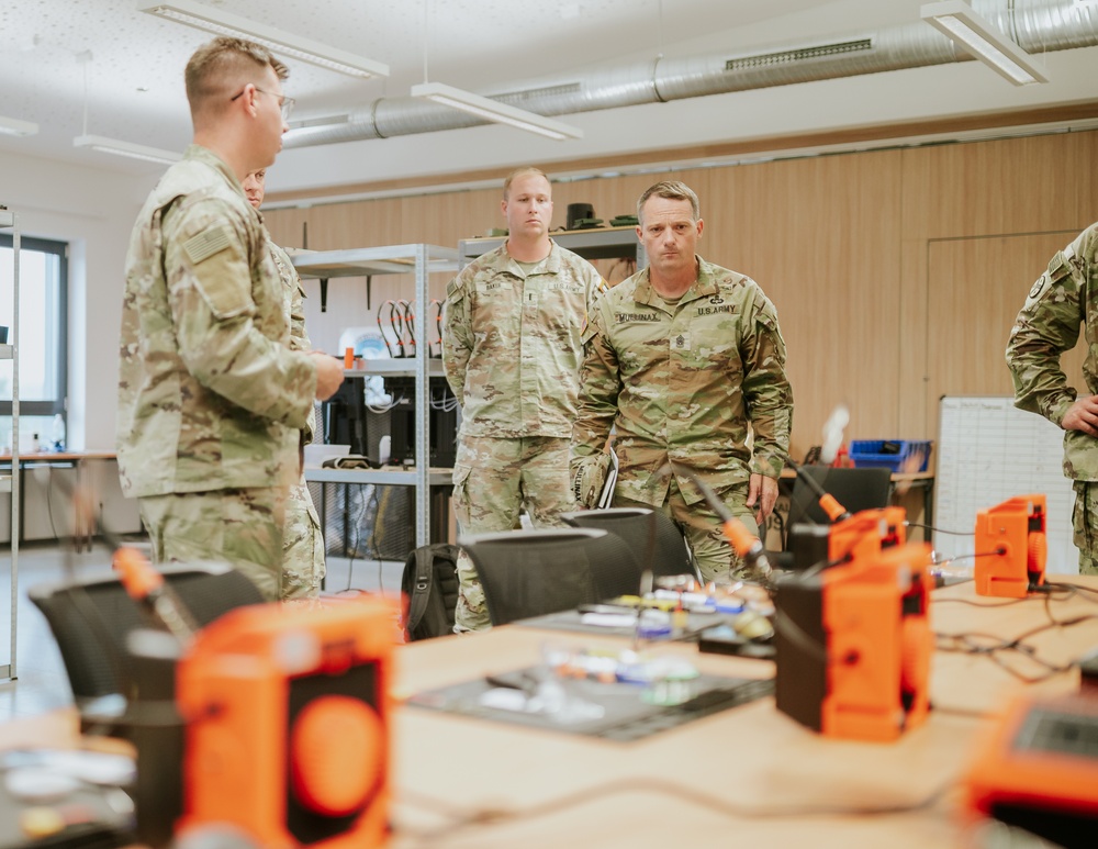 Command Sgt. Maj. Christopher L. Mullinax Visits JMTG-U