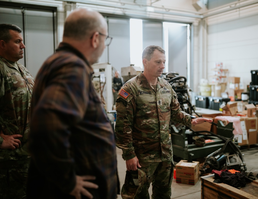 Command Sgt. Maj. Christopher L. Mullinax Visits JMTG-U
