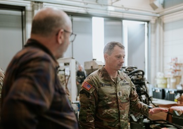 Command Sgt. Maj. Christopher L. Mullinax Visits JMTG-U