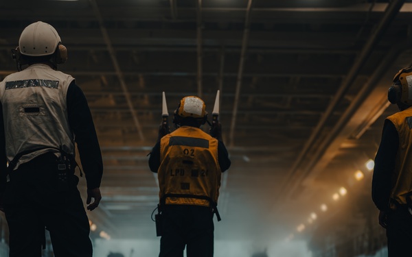 USS Arlington (LPD 24) Conducts LCAC Operations During UNITAS 2025