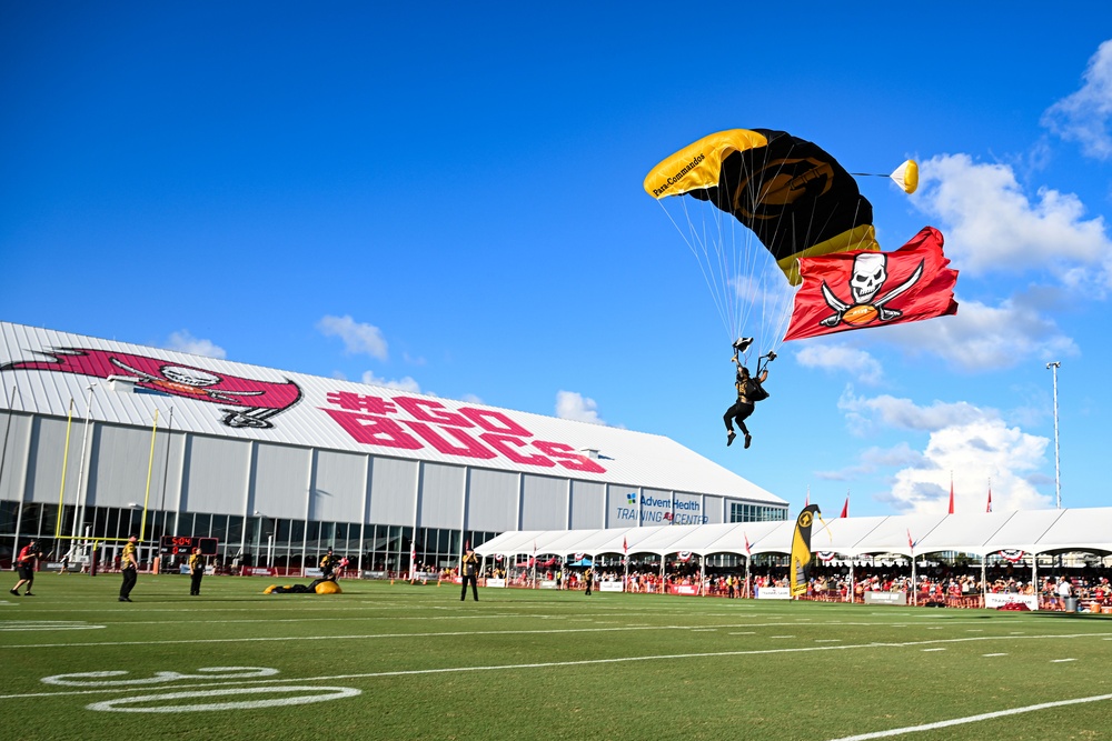 USSOCOM Para-Commandos perform at Tampa Bay Buccaneers Military Appreciation Training Camp