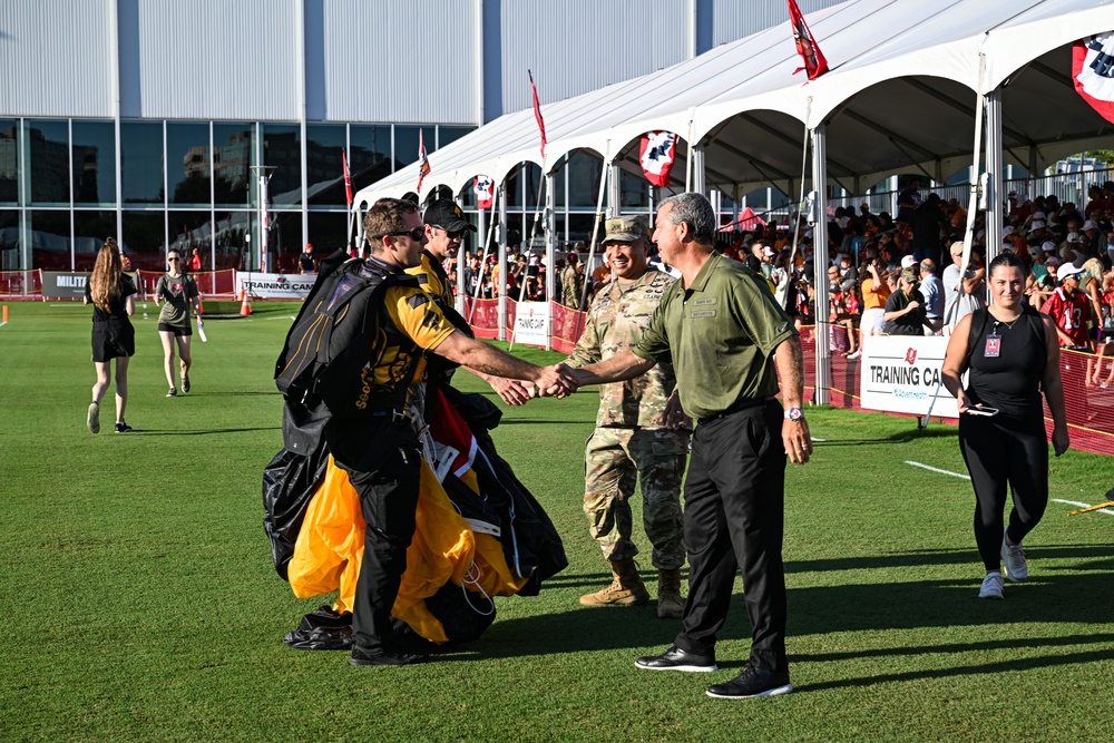 USSOCOM Para-Commandos perform at Tampa Bay Buccaneers Military Appreciation Training Camp