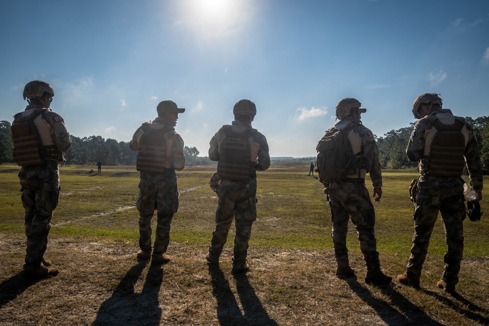 UNITAS 2025 | Combat Logistics Battalion 22 conduct a live-fire range alongside Peruvian Forces