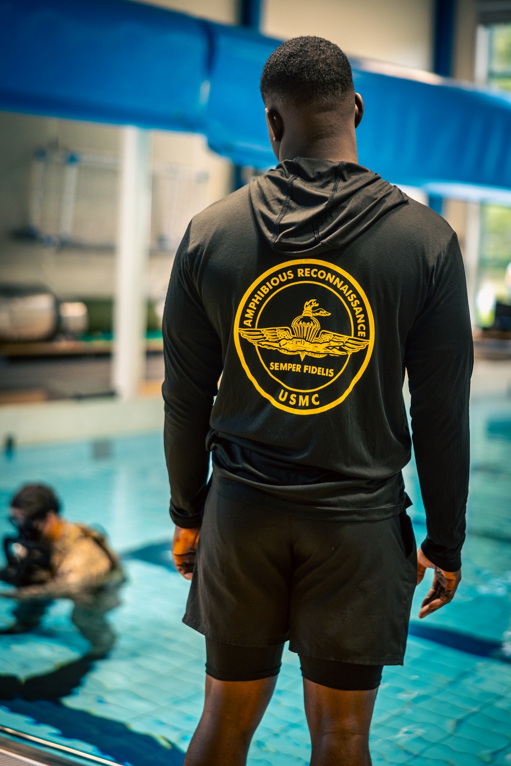 U.S. Marines conduct combatant dive training with Swedish Marines