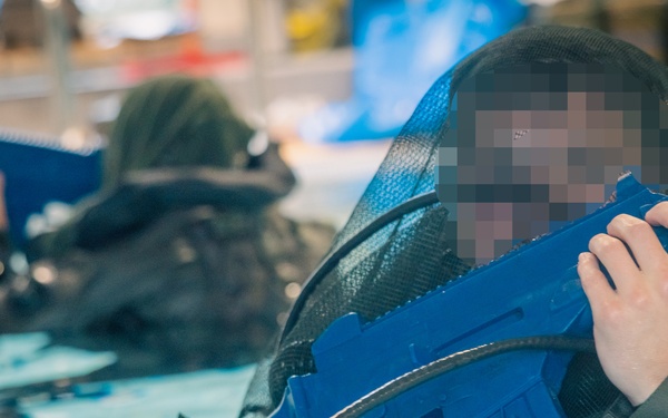 U.S. Marines conduct combatant dive training with Swedish Marines