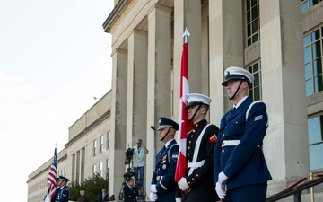 SW Hegseth Hosts Canadian MINDEF