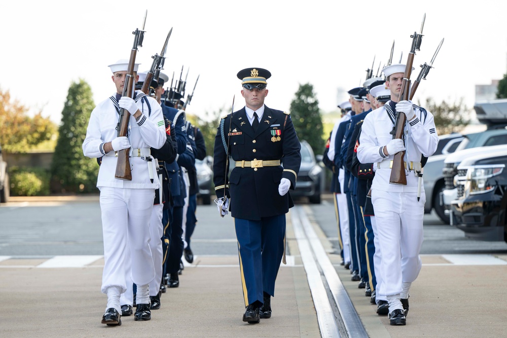 SW Hegseth Hosts Canadian MINDEF