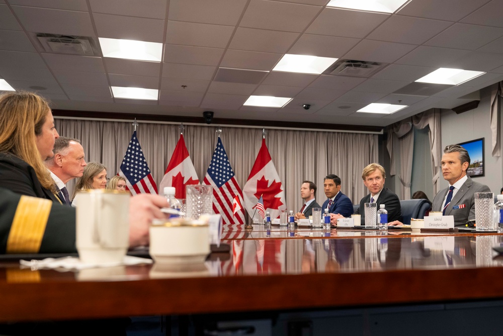 SW Hegseth Hosts Canadian MINDEF