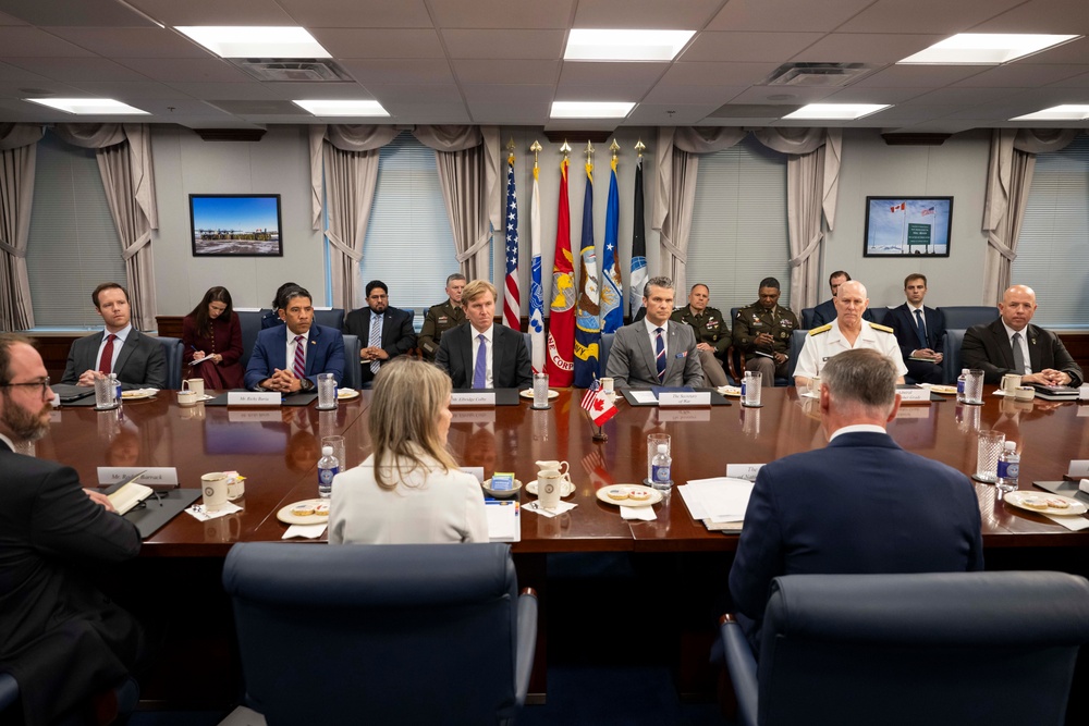 SW Hegseth Hosts Canadian MINDEF