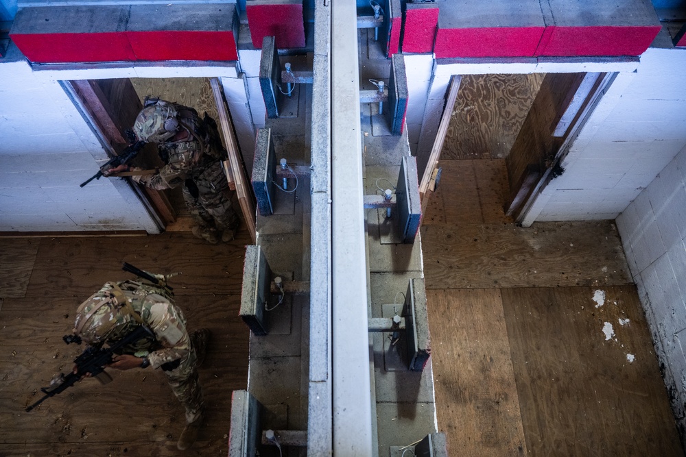 U.S. Army trains to fight in urban environments
