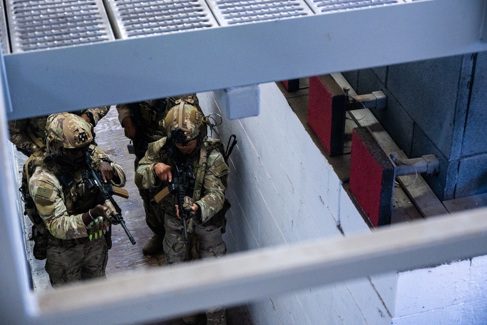U.S. Army trains to fight in urban environments