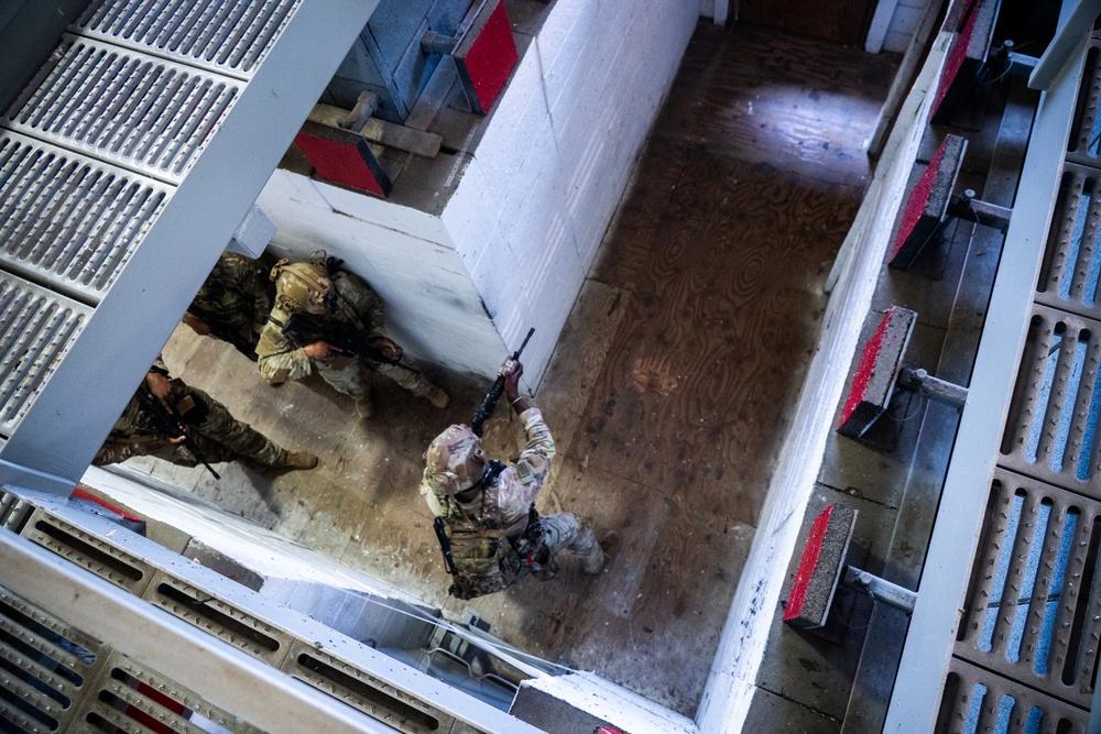 U.S. Army trains to fight in urban environments