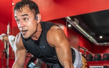 Oregon National Guard Physician Assistant Retakes Push-Up World Record