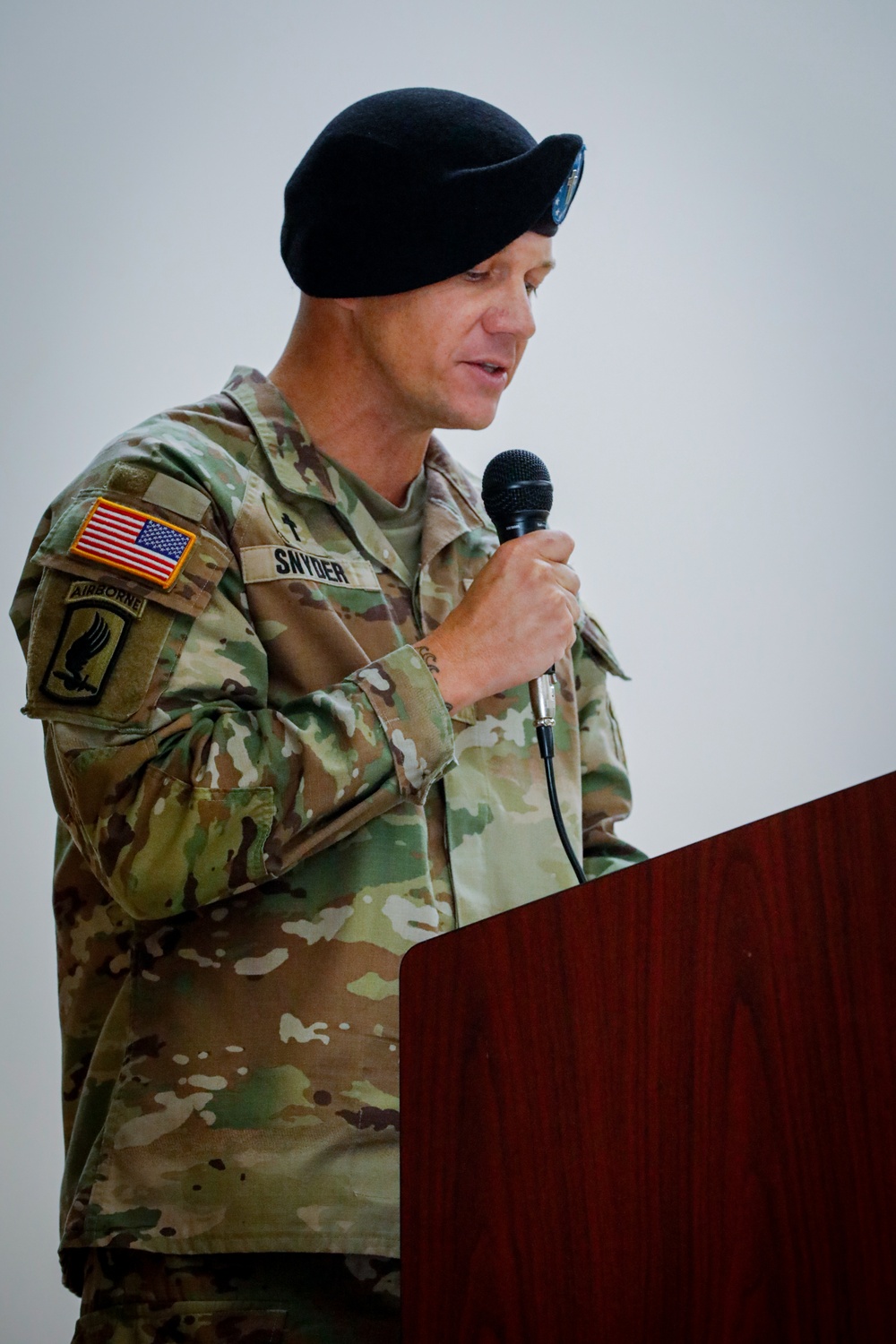 Headquarter and Headquarters Battalion Conducts Change of Responsibility Ceremony