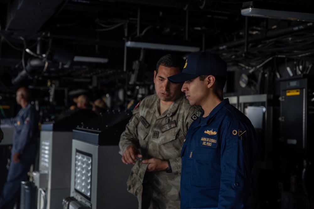 USS Arlington (LPD 24) Participates in UNITAS 2025 PHOTOEX