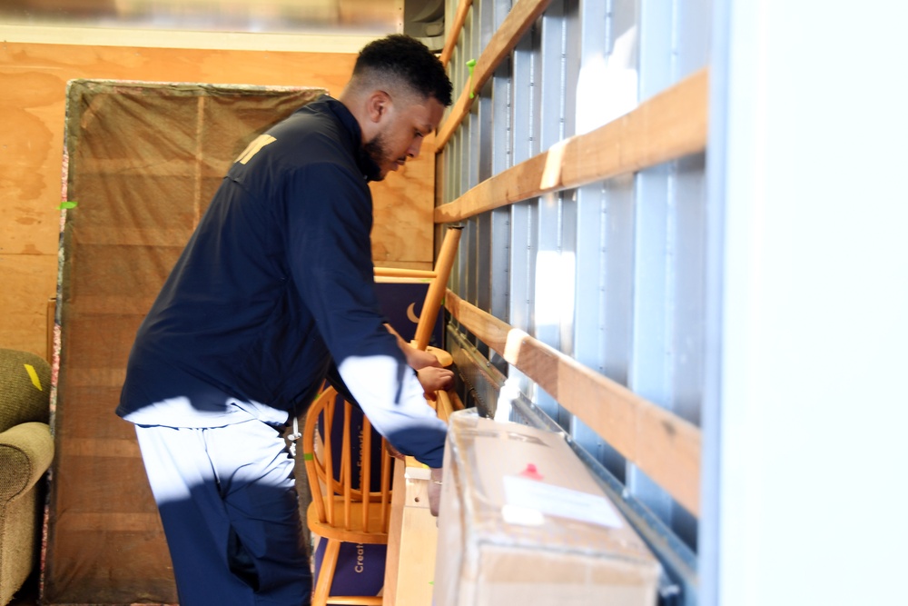 Sailors Help Community During Connecticut River Valley Navy Week