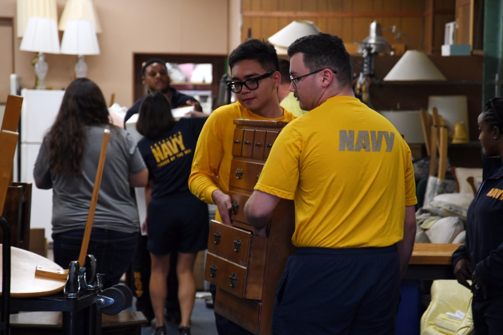 Sailors Help Community During Connecticut River Valley Navy Week