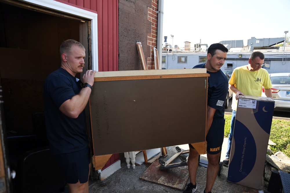 Sailors Help Community During Connecticut River Valley Navy Week
