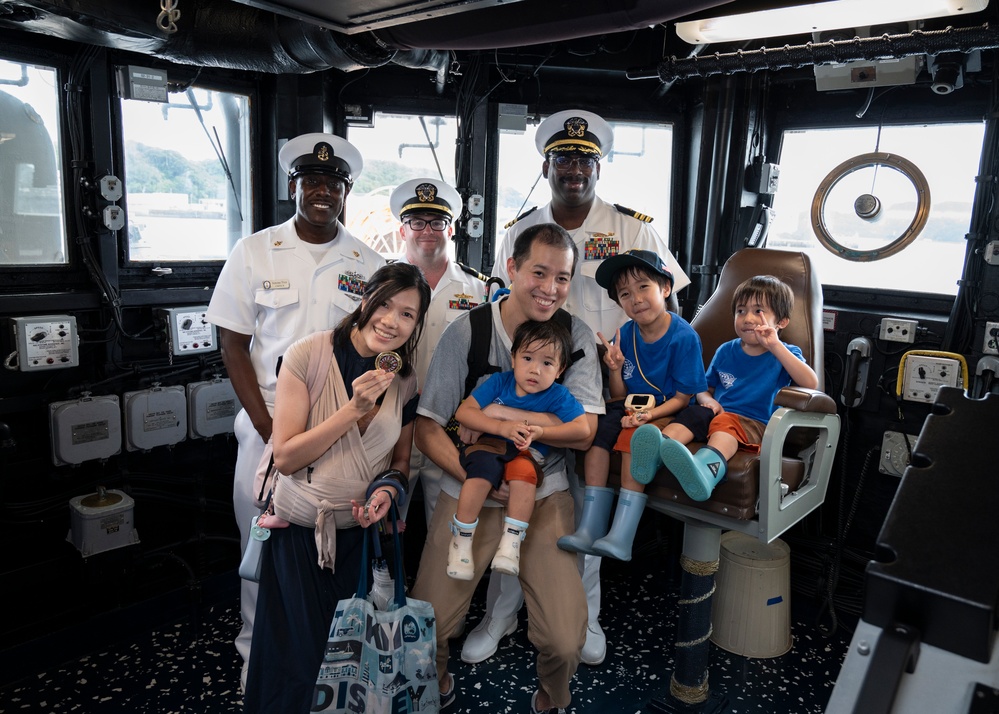 USS Chief Attends JMSDF Autumn Festival